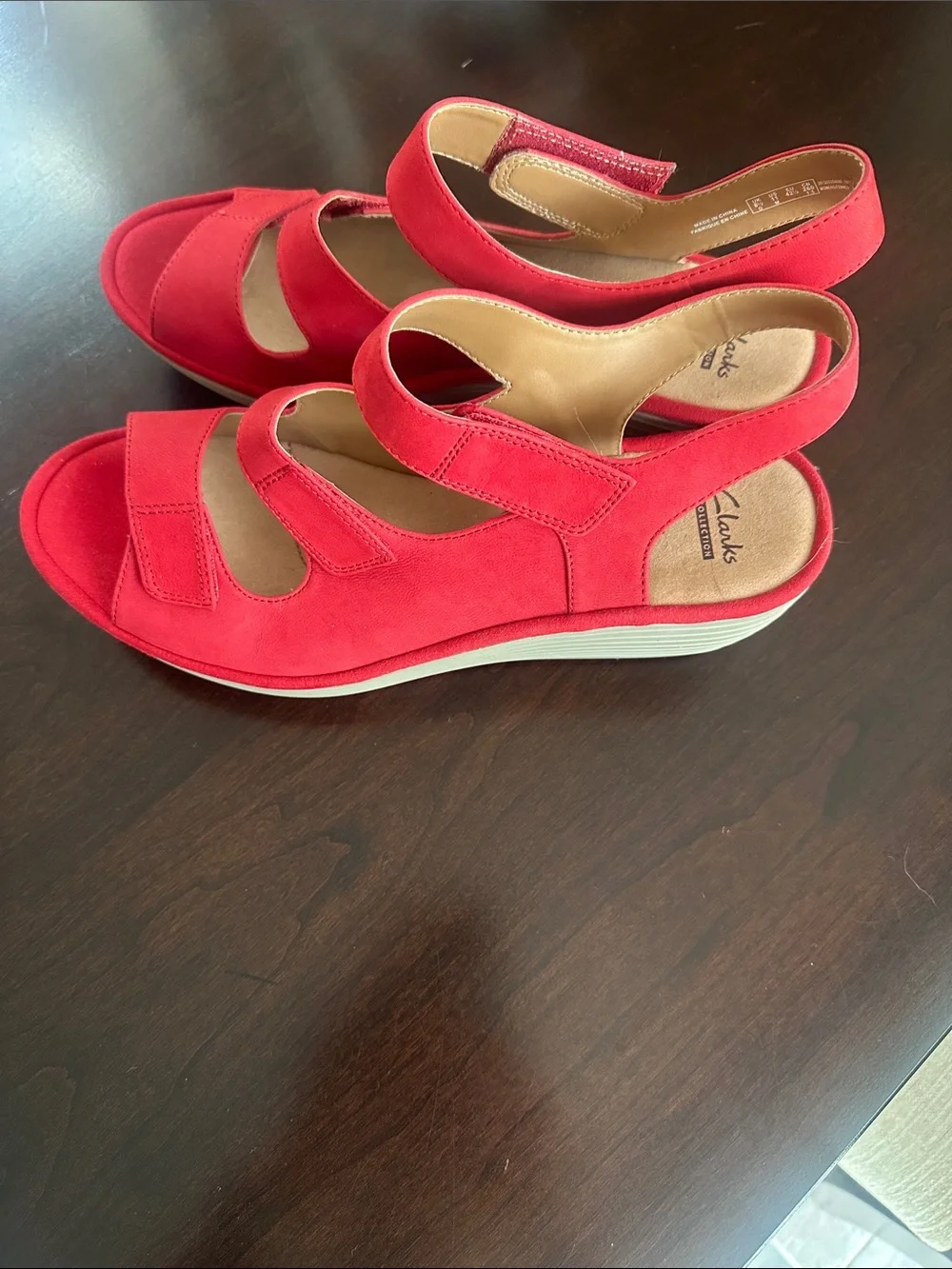 Clarks NWOB Women’s Red Nubuck Reedly Juno Wedge Sandals Size 11 Coastal Travel